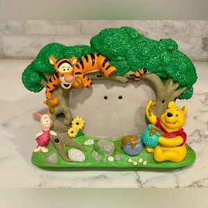 Disney Store Winnie‎ the Pooh "Tigger in the Tree" 3-D 5" x 3 1/2" Picture Frame